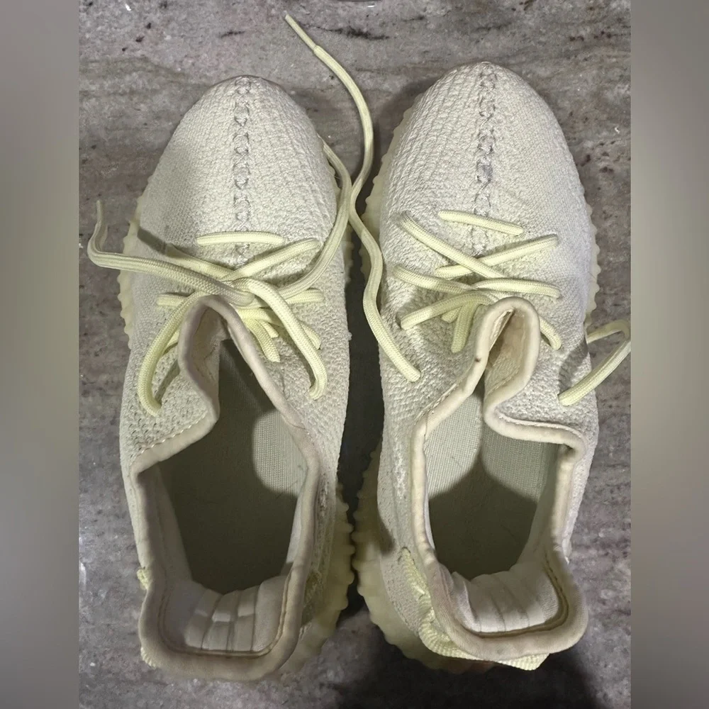 Yeezy Boost 350 V2 Butter - Picture 2 of 5